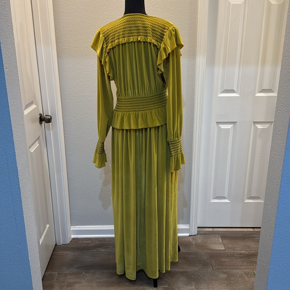 Elegant Yellow Maxi Dress - Picture 3 of 4